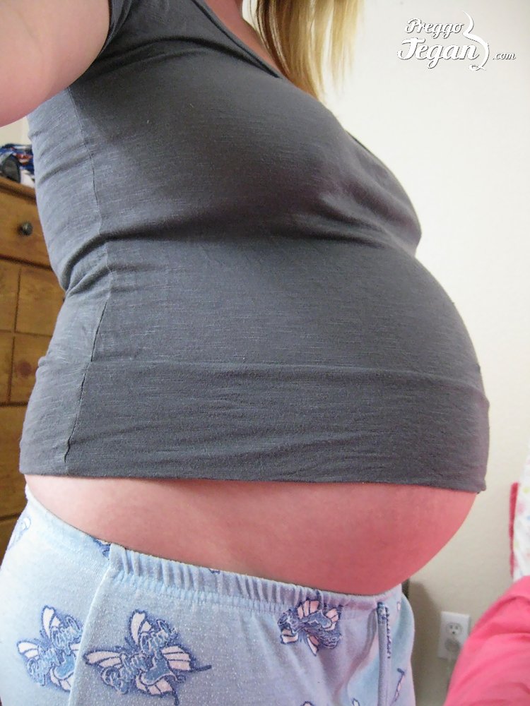 Pregnant Tegan shoots amateur video with a small dildo ポルノ写真 #424635977 | Preggo Tegan Pics, Selfie, モバイルポルノ