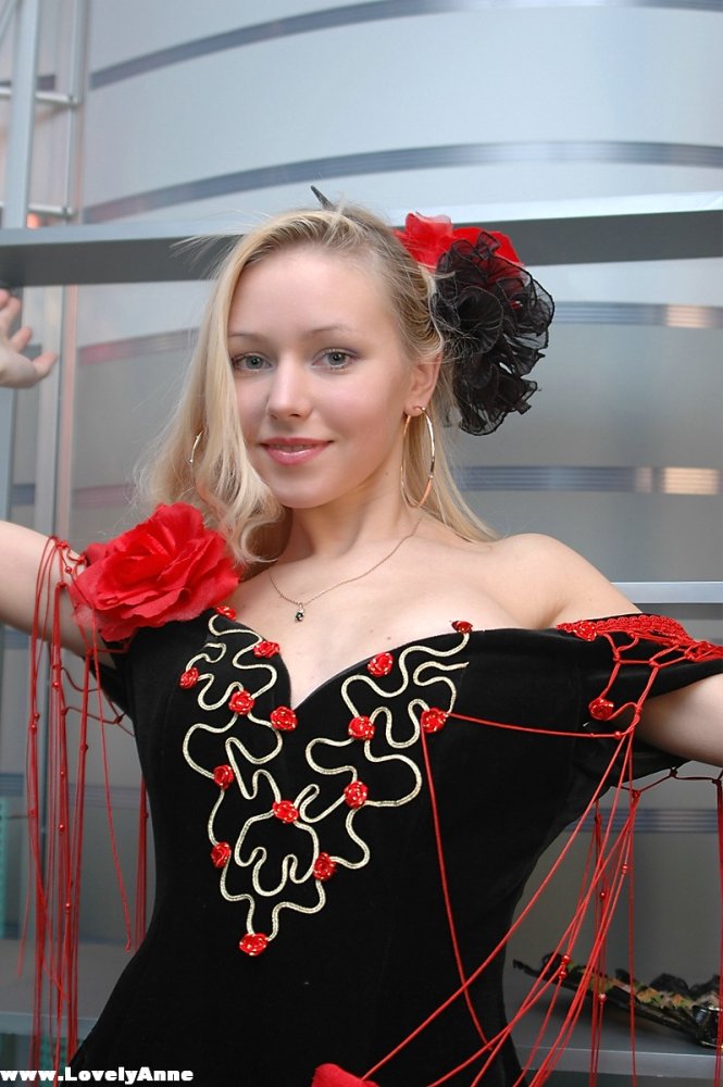 Cute blonde uncovers her great tits while removing a fancy dress ポルノ写真 #426183608 | Lovely Anne Pics, Undressing, モバイルポルノ