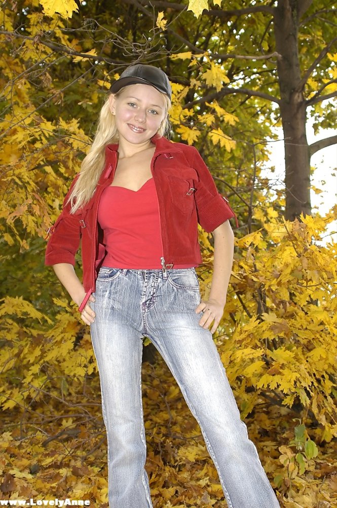 Young blonde uncovers her big tits and tight ass while in the woods ポルノ写真 #427258003 | Lovely Anne Pics, Panties, モバイルポルノ