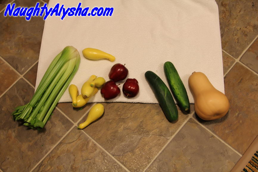 Naughty Alysha Vegetables Are Good For You 色情照片 #429070128