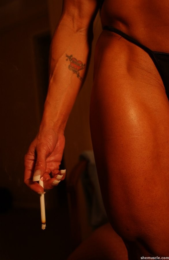 Female Muscle Network Latina Bodybuilder Sport MILF porno foto #425462087 | Female Muscle Network Pics, Smoking, mobiele porno