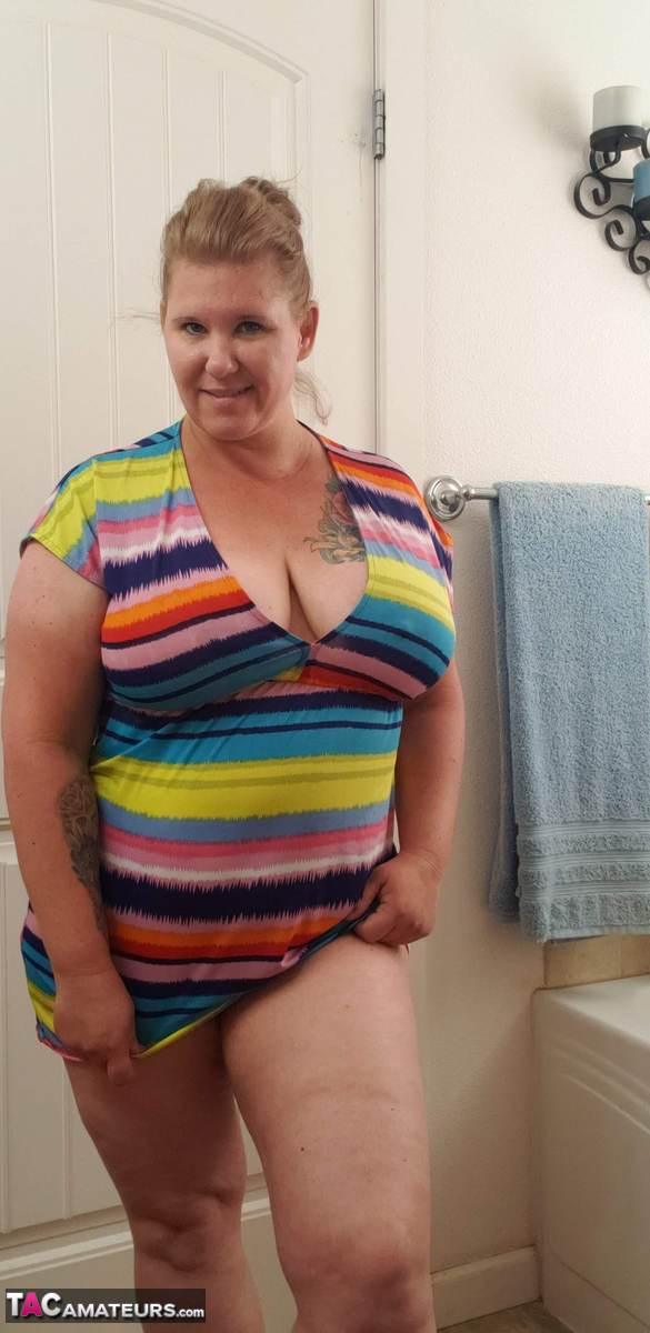 Mature Bbw Kris Ann Removes A Dress Before Taking A Shower In The Nude