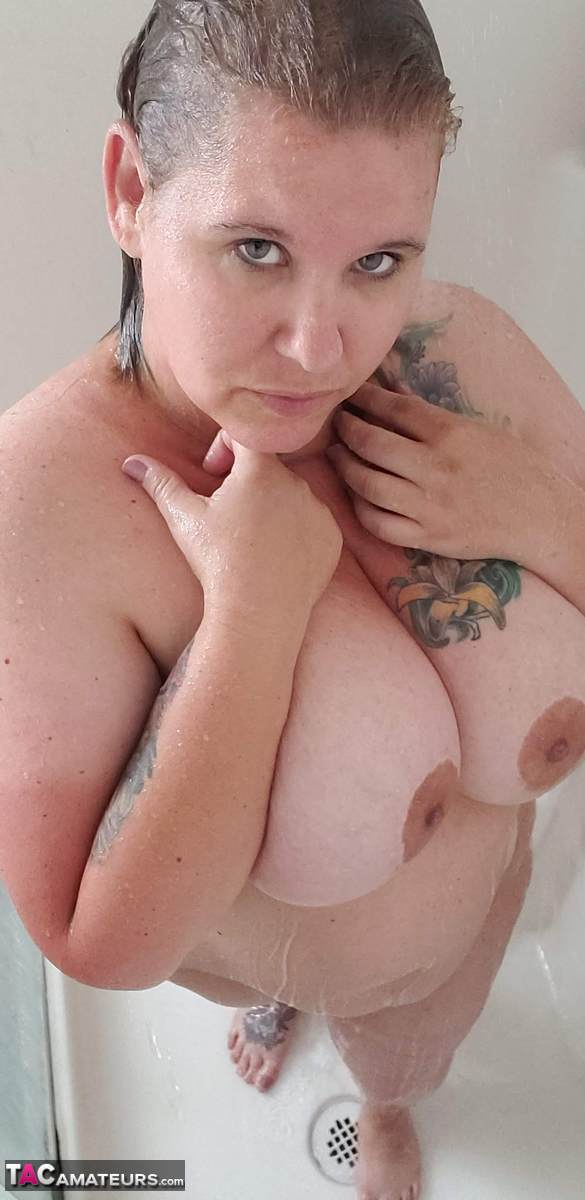 Mature Bbw Kris Ann Removes A Dress Before Taking A Shower In The Nude