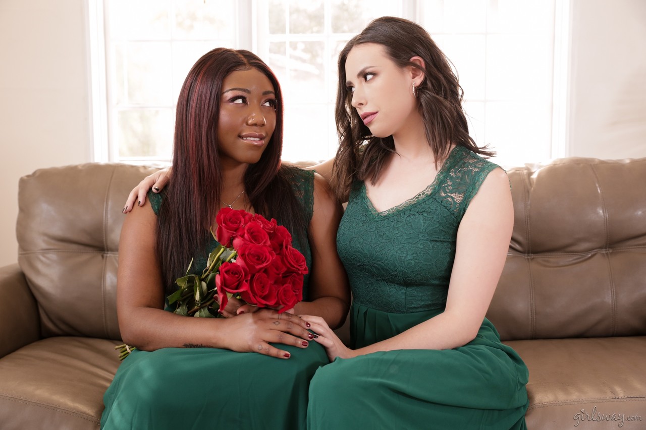 Chanell Heart, a bridesmaid, is sitting on a couch and looking downhearted Her 色情照片 #426484678 | Girls Way Pics, Casey Calvert, Chanell Heart, Ebony, 手机色情