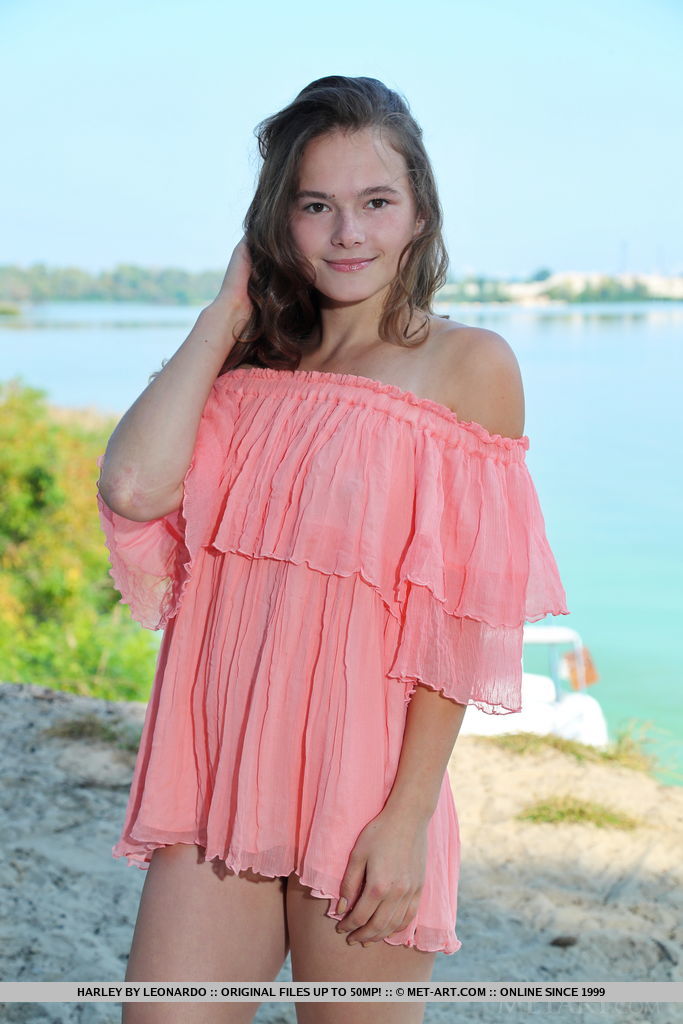 Nice teen Harley gets naked on a blanket down by the water porno foto #428582532