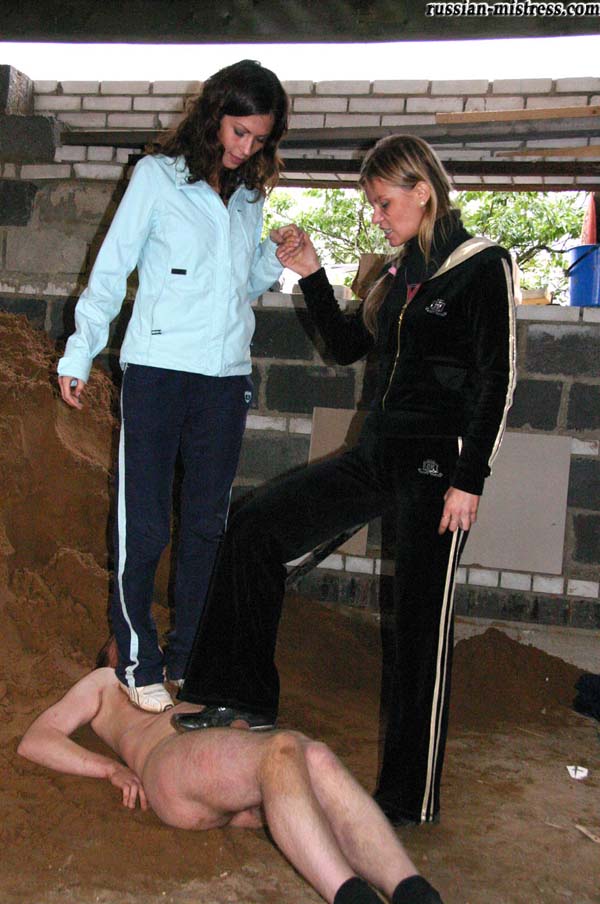 Rich bitches punish a fleshy worker right on the building site 色情照片 #422785907 | Russian Mistress Pics, CFNM, 手机色情