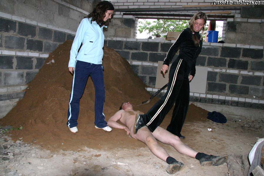 Rich bitches punish a fleshy worker right on the building site foto porno #422785912