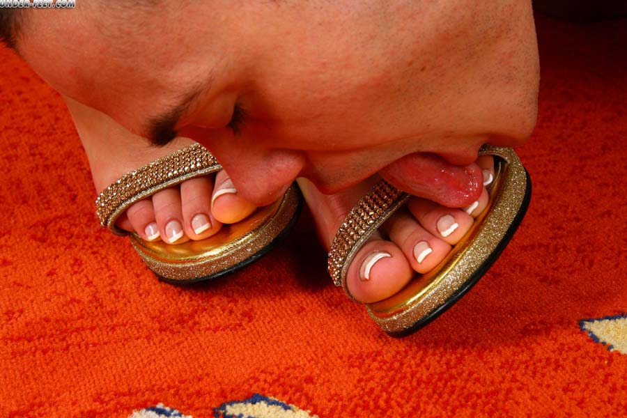 Humiliated slave licking mistress's heels before she lets him work her feet foto pornográfica #422761263 | Under Feet Pics, CFNM, pornografia móvel