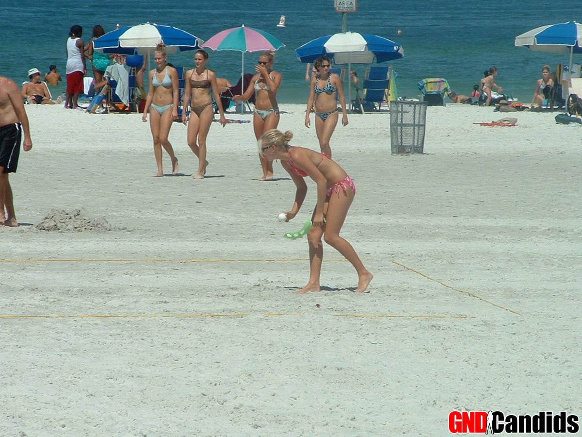 GND Candids Hot girls playing at the beach porno foto #426905816