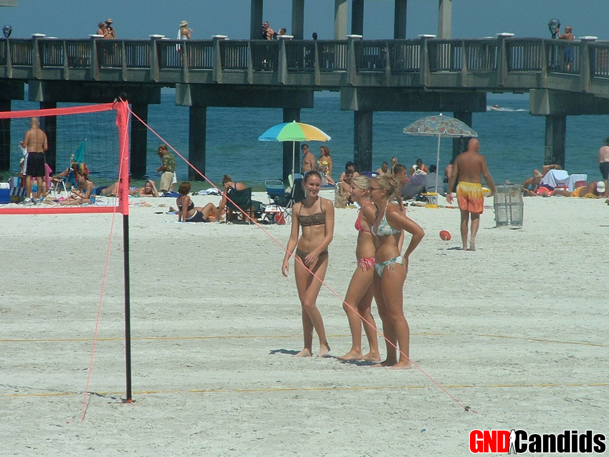 GND Candids Hot girls playing at the beach porn photo #426905818