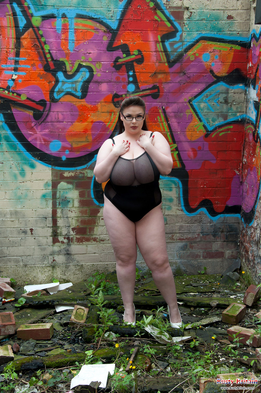 Brunette fatty Gina G unleashes her knockers while getting naked near graffiti порно фото #424115610 | Busty Britain Pics, Gina G, BBW, мобильное порно