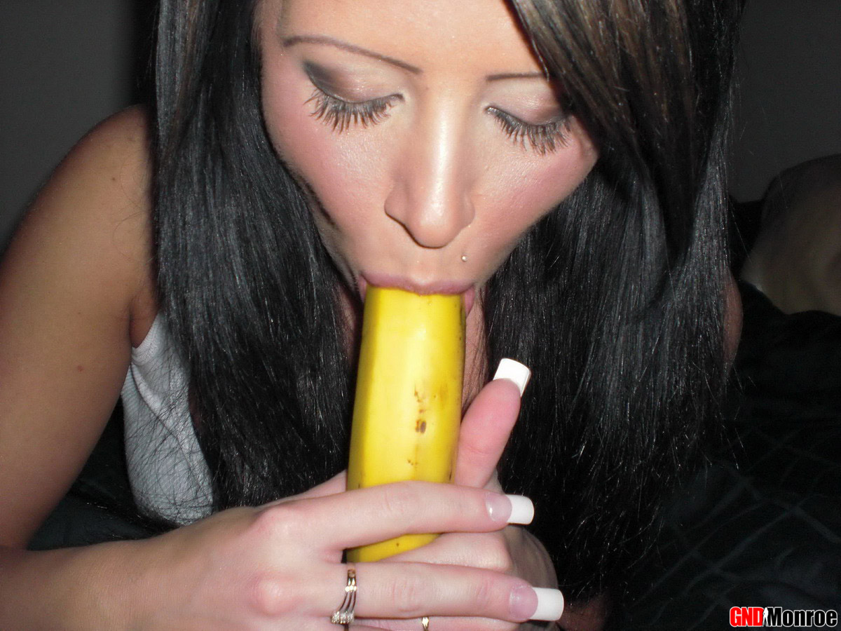 Sexy Monroe shows off her oral skills on a banana and then strips naked porno fotoğrafı #428728858