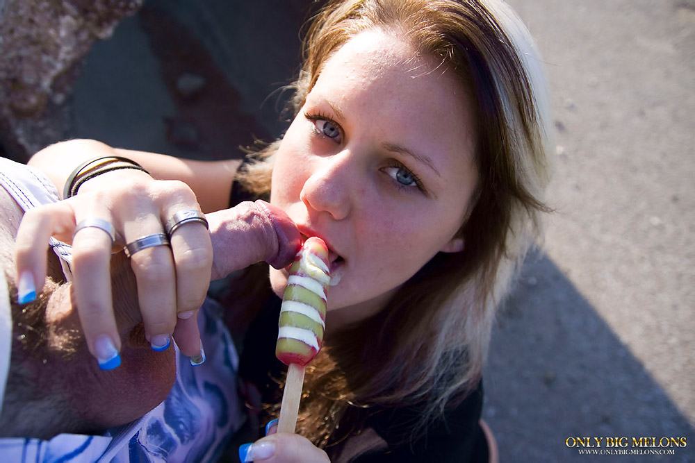 Blonde girl sucks off a big cock while sucking on hard candy as well ポルノ写真 #422619580