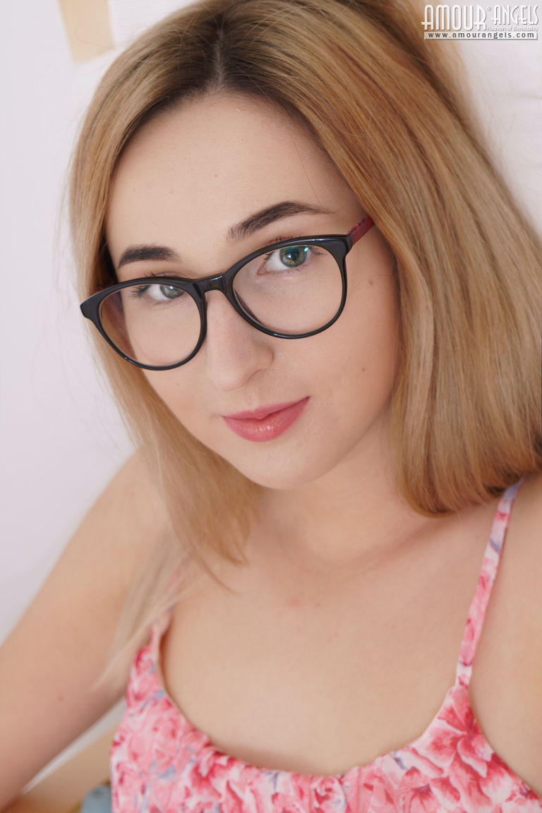 Teen first timer Erika removes her glasses before getting totally naked foto porno #428062146