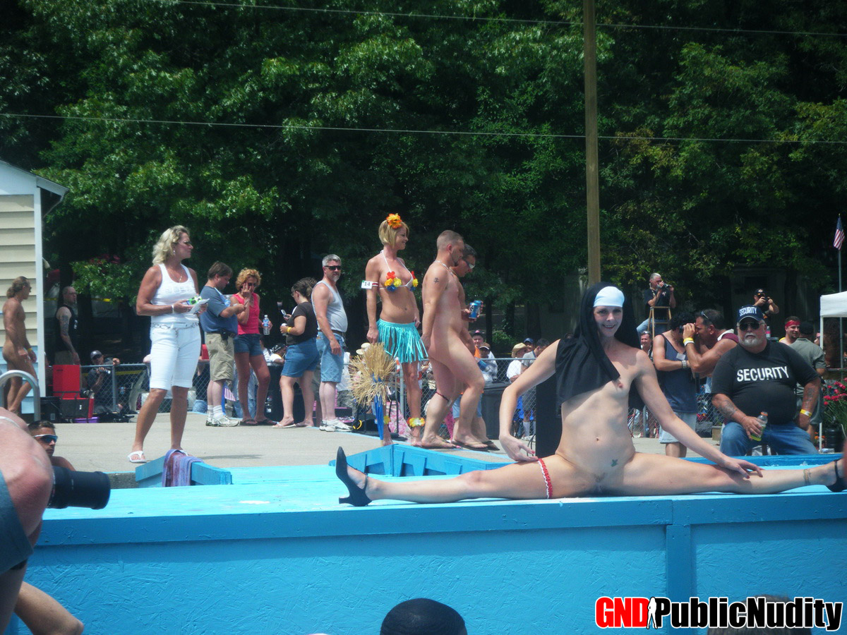 Naked strippers decorate the stage during an outdoor festival porno foto #426426562 | GND Public Nudity Pics, Public, mobiele porno