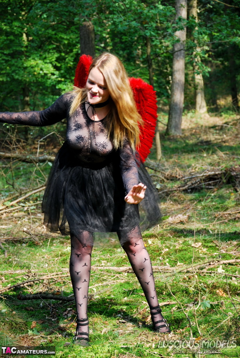 Amateur woman Luscious Models poses in the forest in a cosplay clothing porno fotoğrafı #423245280