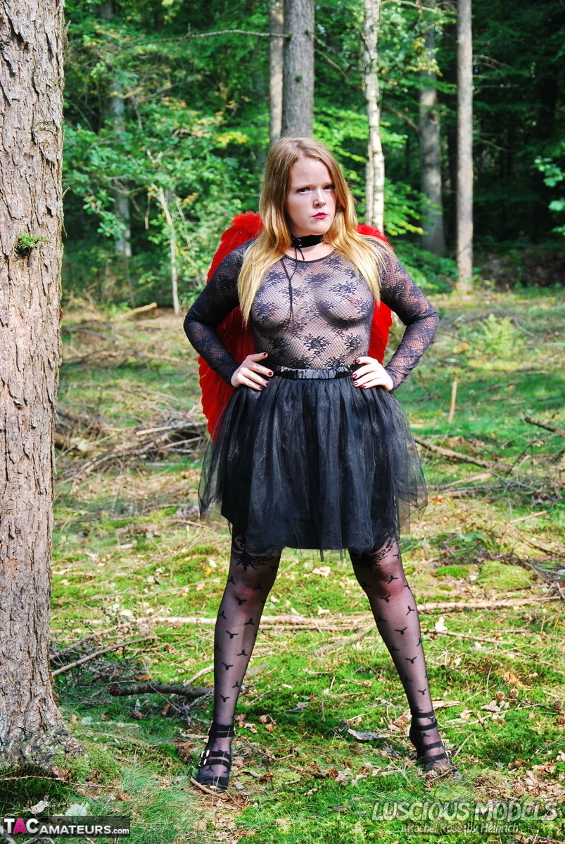 Amateur woman Luscious Models poses in the forest in a cosplay clothing foto pornográfica #423245324 | TAC Amateurs Pics, Luscious Models, Cosplay, pornografia móvel
