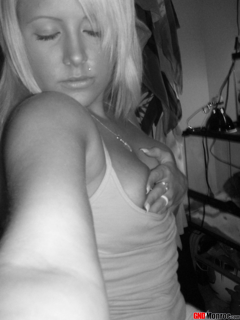 Monroe takes self pictures of her tight teen body in the mirror