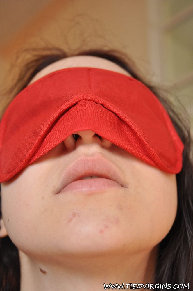 Tied Virgins Teen slut blindfolded and tied up foto pornográfica #424859404