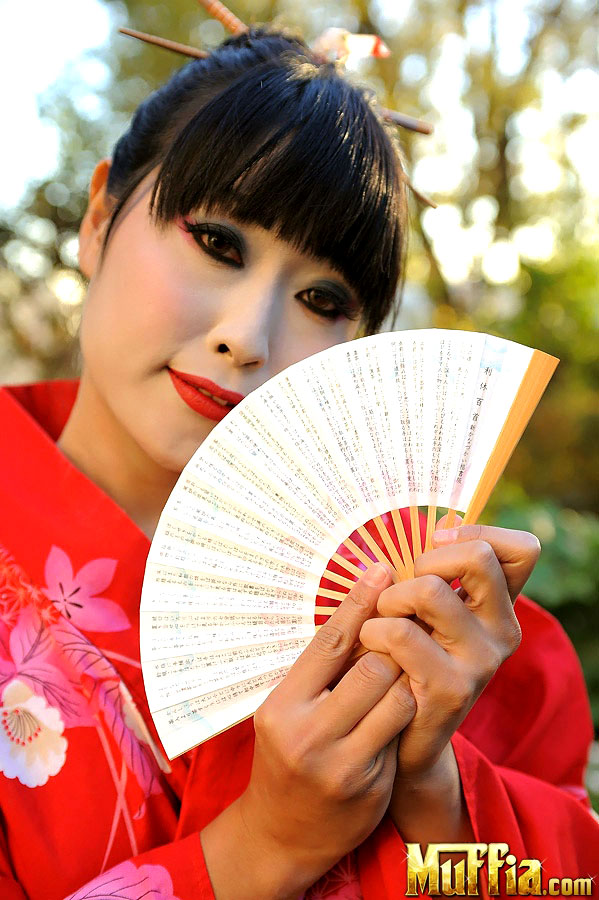 Japanese Geisha pleasures a white man she just met in a public park 色情照片 #422626598 | Reality Kings Pics, Yuki Mori, Jordan Ash, Asian, 手机色情