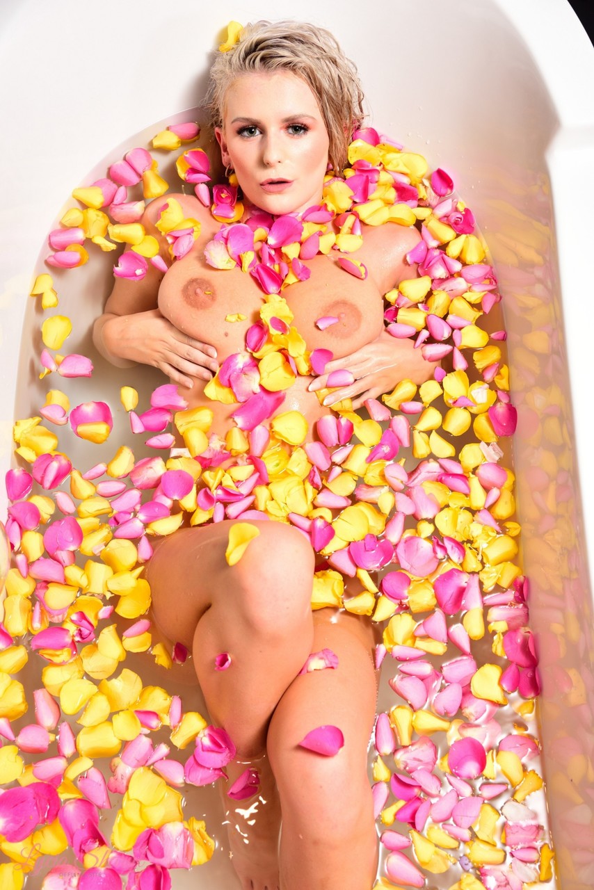 The FULL set from my 2018 calendar shoot of the famous petal love shot The Porno-Foto #426786162