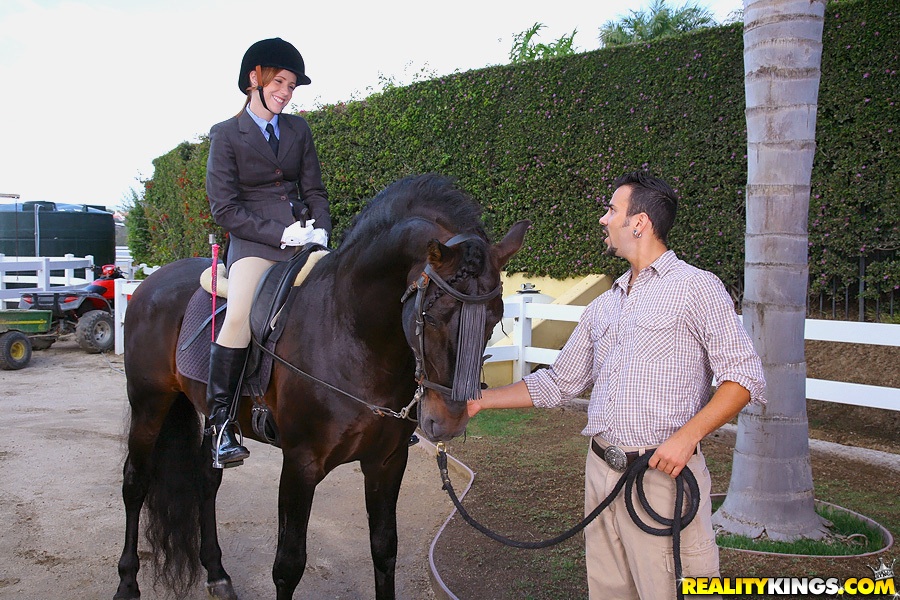 Horny young amateur equestrian Ryann gets banged doggystyle by the stable hand foto porno #422498516