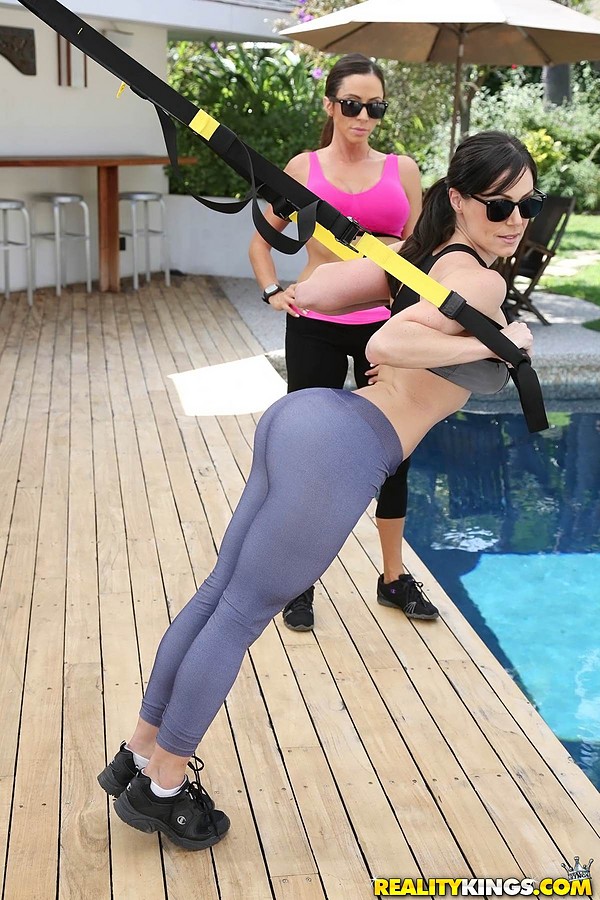 Hot chicks in yoga pants and sport bras seduce force hidden voyeur into 3some foto porno #423097865