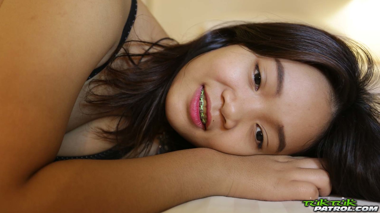 Young looking Thai girl in braces Apple has POV sex with tourist porno fotky #424184679 | Tuk Tuk Patrol Pics, Apple, Thai, mobilní porno