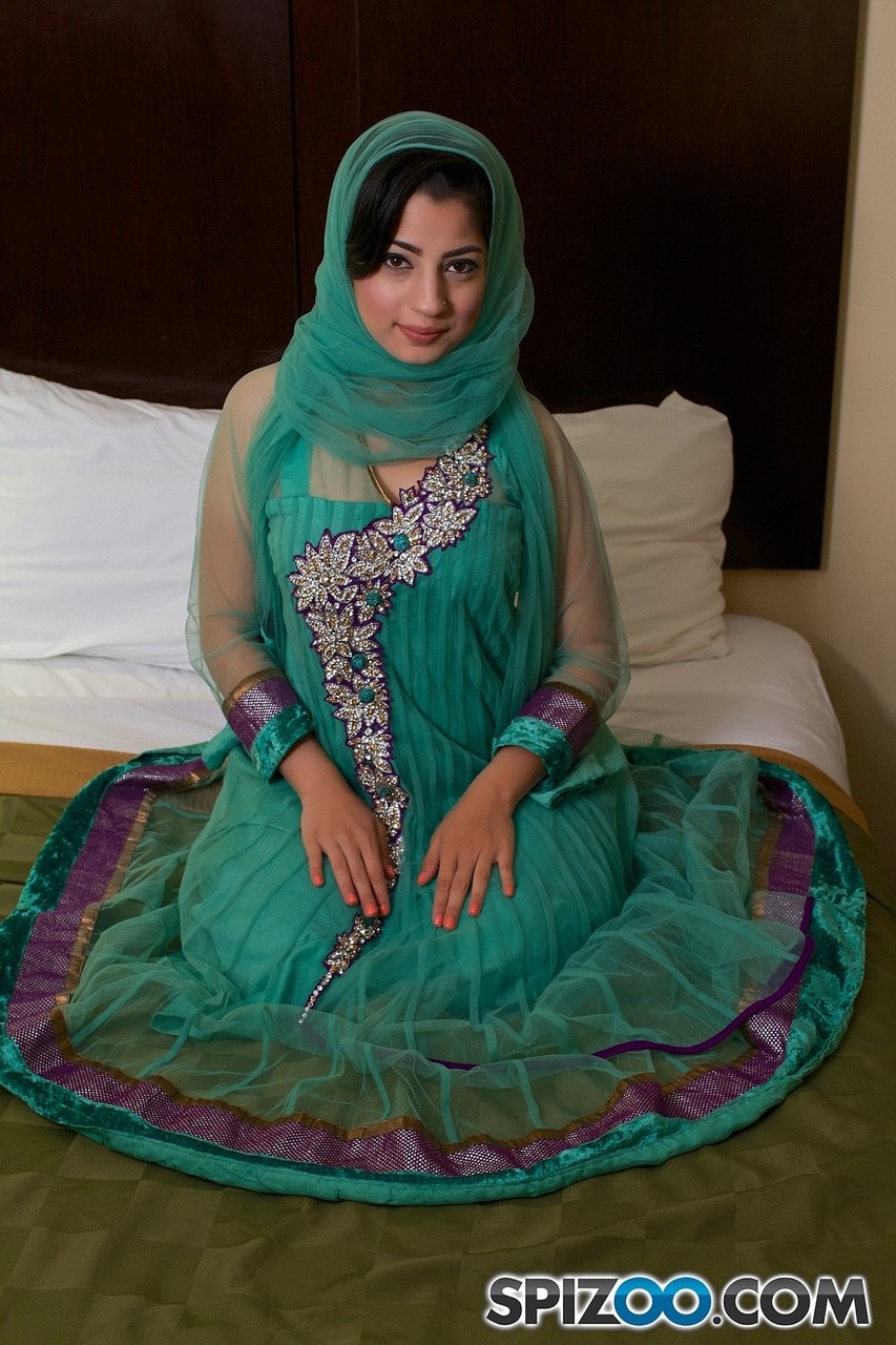 Brunette Indian pornstar Nadia Ali revealing shaved pussy for banging 色情照片 #424597442 | Spizoo Pics, Nadia Ali, Arab, 手机色情