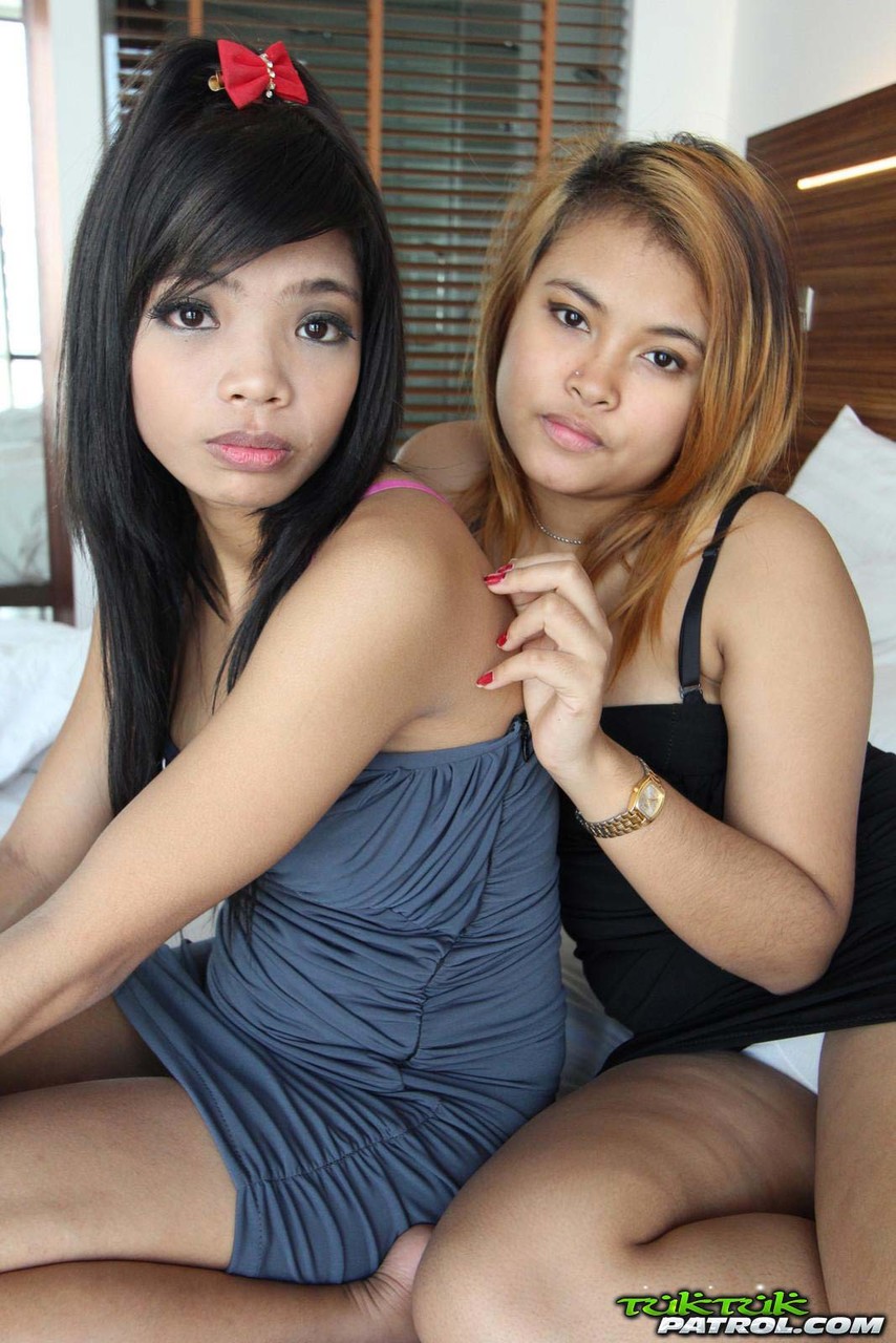 Cute young Asian girls Tik & Kam undress to pose on their knees with bare ass ポルノ写真 #425367180 | Tuk Tuk Patrol Pics, Tik, Kam, Asian, モバイルポルノ