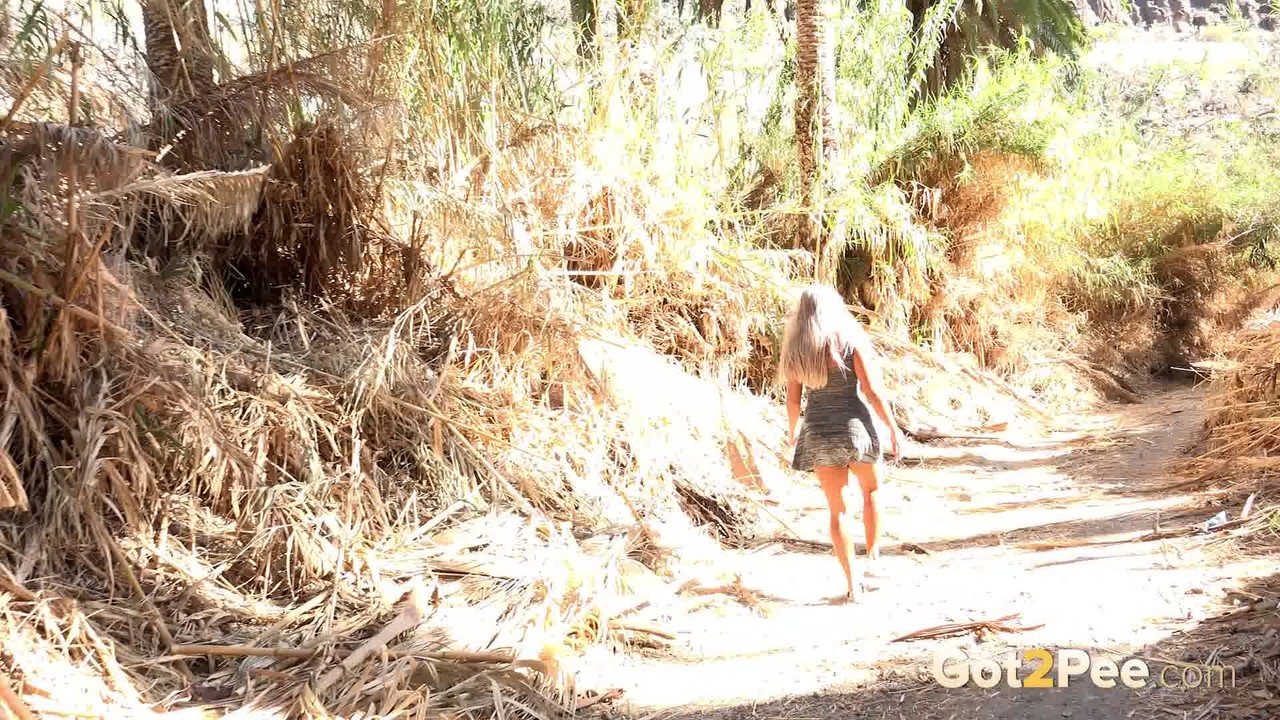 Chloe squats and pees on the ground on holiday 色情照片 #428684271 | Got 2 Pee Pics, Chloe, Pissing, 手机色情