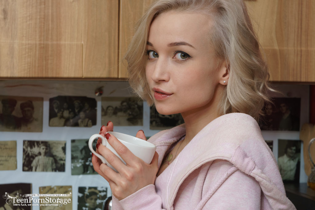 Platinum blonde teen Monica starts her day with a coffee and a finger fuck porno foto #427321133 | Teen Porn Storage Pics, Monica, Pussy, mobiele porno