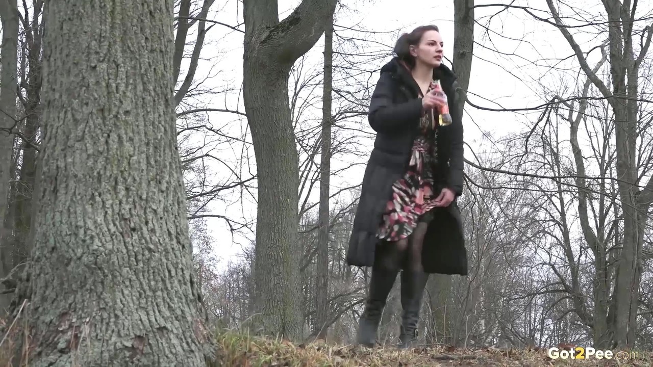 Liza takes a badly needed piss while taking a walk through the woods 포르노 사진 #427406196