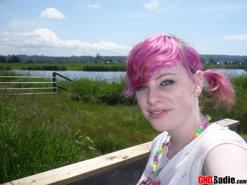 Young amateur with dyed hair exposes herself at a nature preserve foto porno #428699595 | GND Sadie Pics, Short Hair, porno móvil