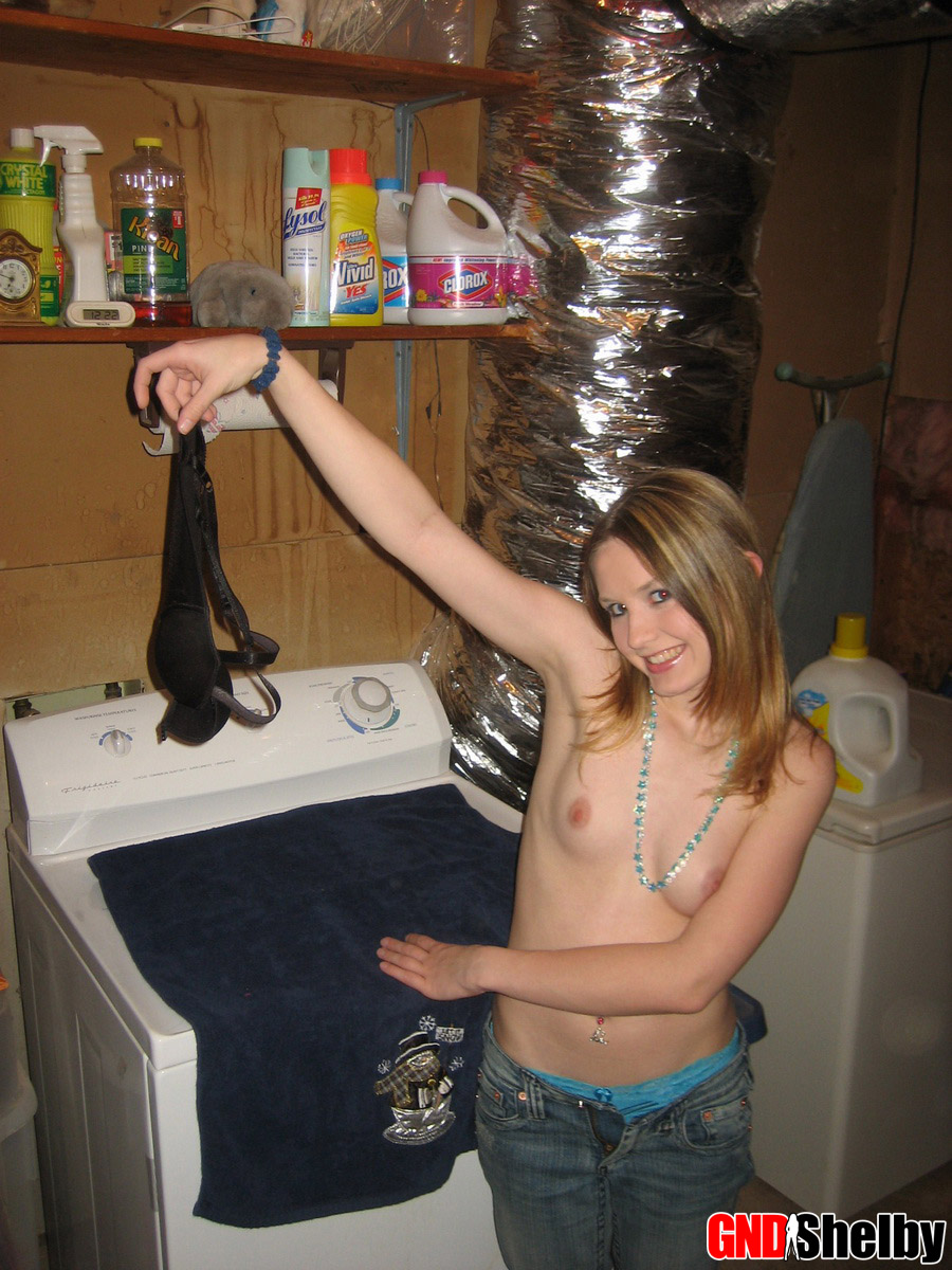 Watch as Shelby strips out of her winter clothes for the camera ポルノ写真 #424759789 | GND Shelby Pics, Public, モバイルポルノ
