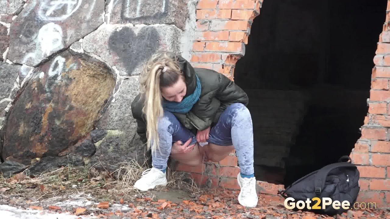 White girl pulls down her jeans for a badly needed pee on snow-covered ground zdjęcie porno #425533857 | Got 2 Pee Pics, Masha, Pissing, mobilne porno