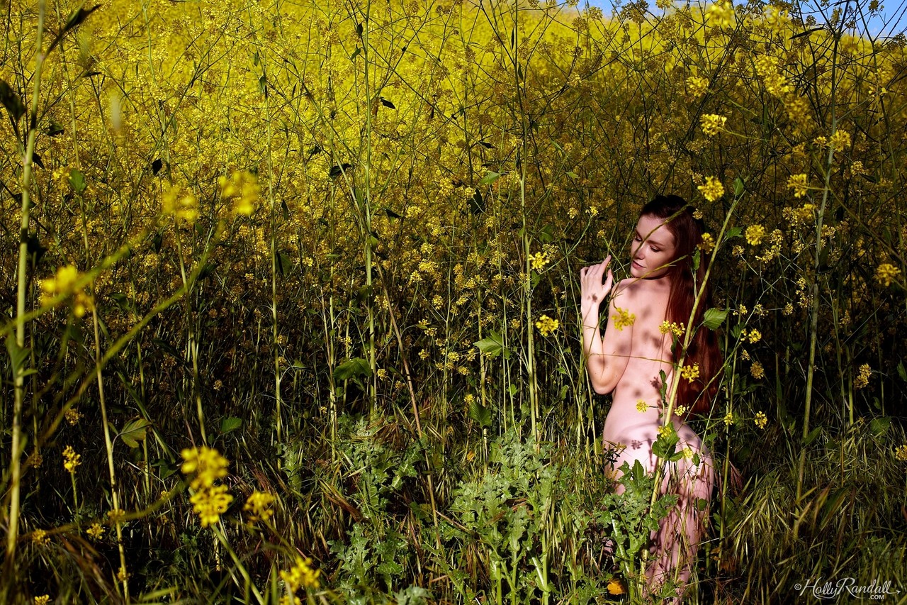 Nude brunette Emily Bloom gets in touch with nature порно фото #427193803