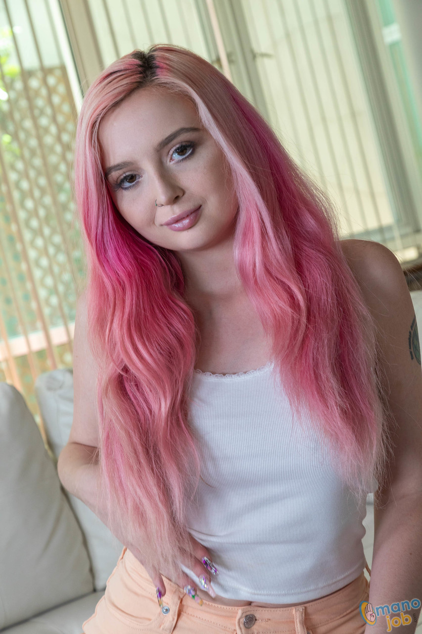 Cute girl with pink hair and pierced nipples pleasures a cock in POV mode zdjęcie porno #424130518 | Mano Job Pics, Lexi Lore, PAWG, mobilne porno