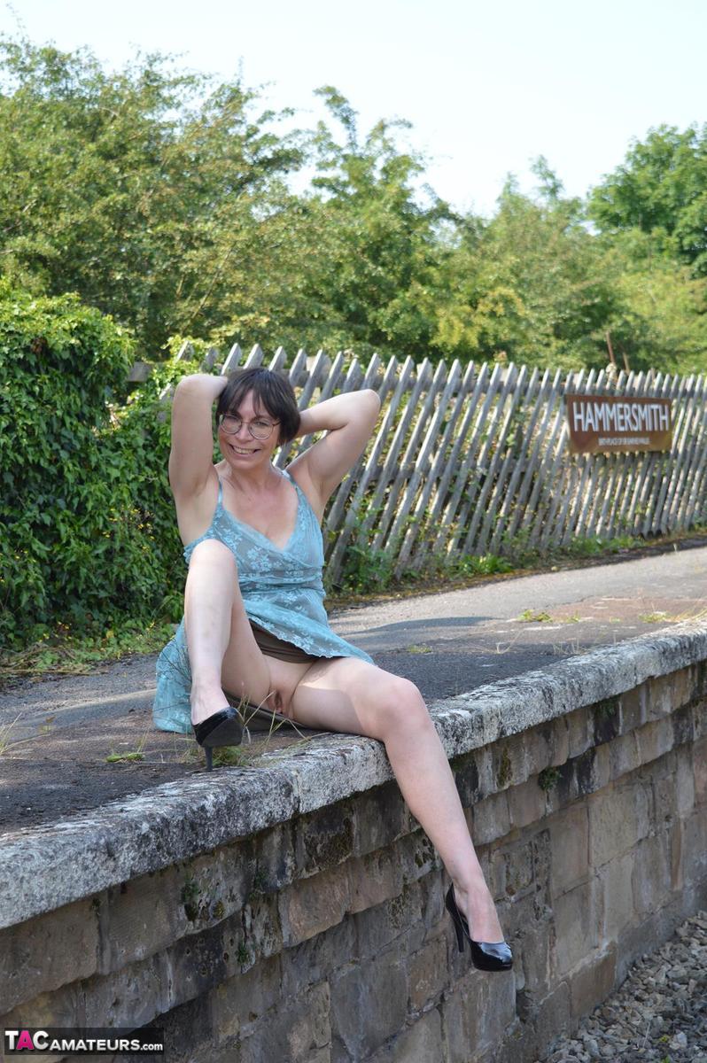 Mature Amateur Barby Slut Get Naked In Heels At An Abandoned Railway Station