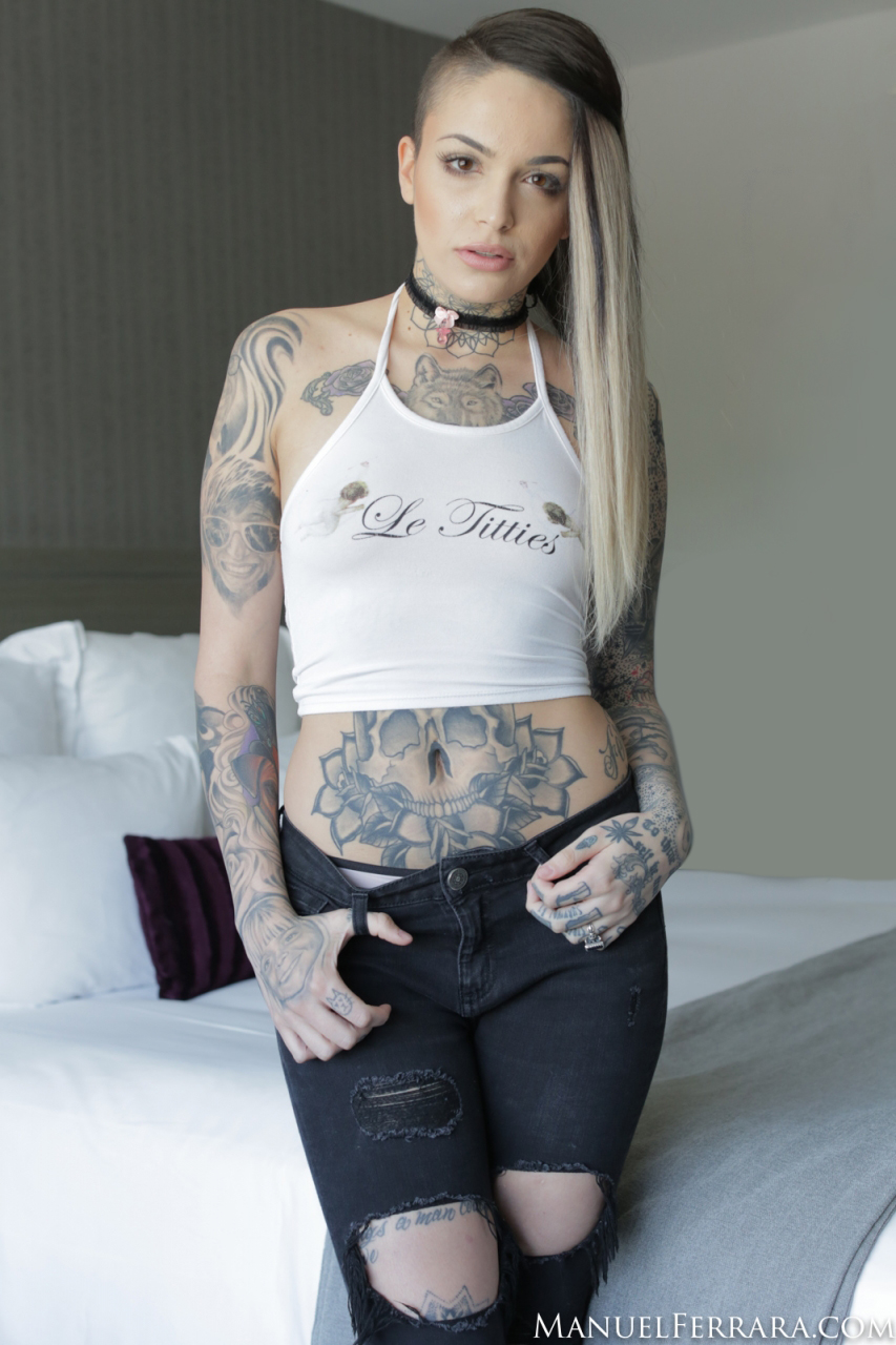 Tattooed girl Leigh Raven wears a black choker while getting naked foto porno #424582897 | Manuel Ferrara Pics, Leigh Raven, Tattoo, porno mobile