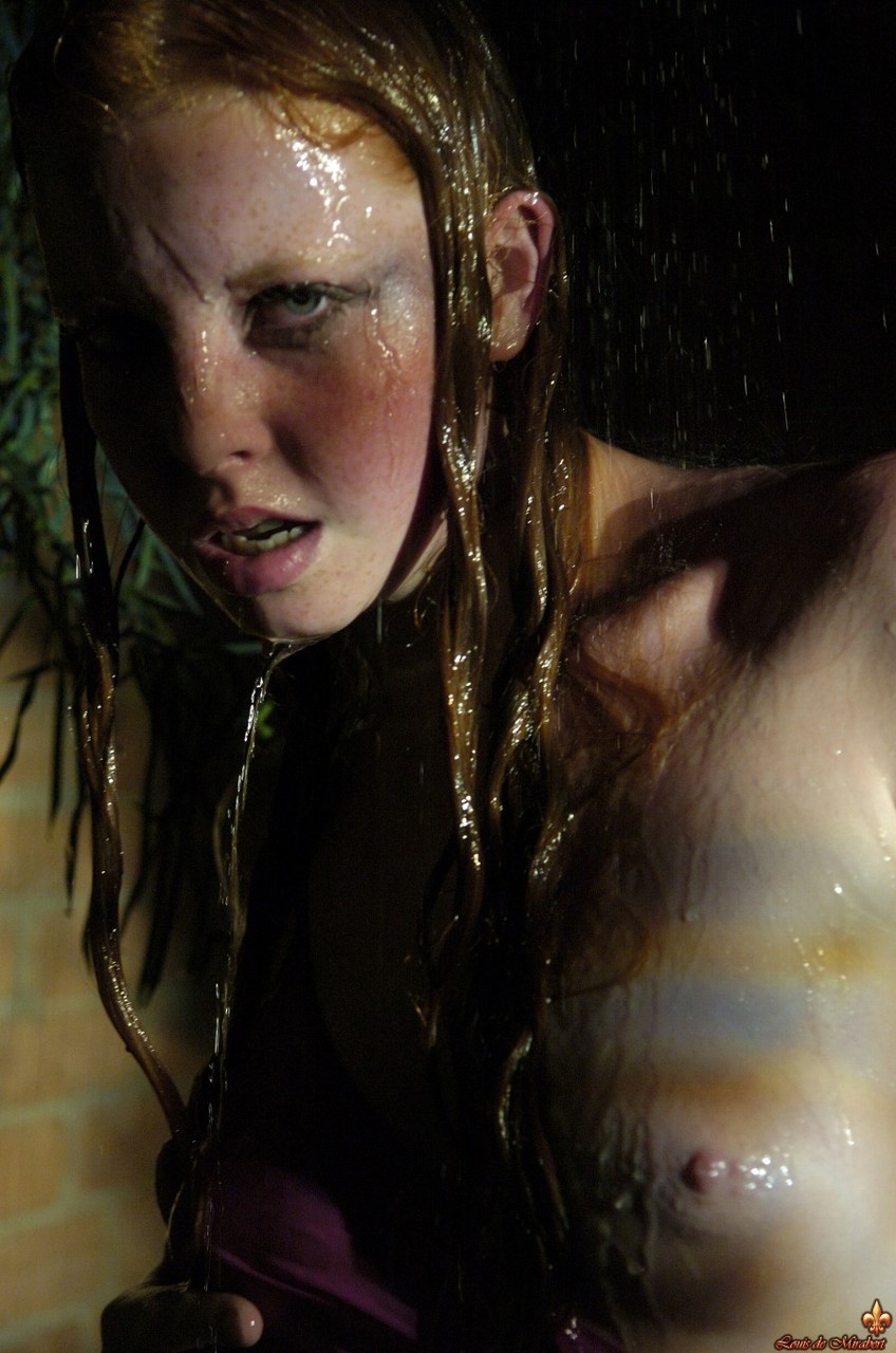 Natural redhead Jeny gets totally naked at night while soaking wet ポルノ写真 #426755689 | Louis De Mirabert Pics, Jeny, Wet, モバイルポルノ