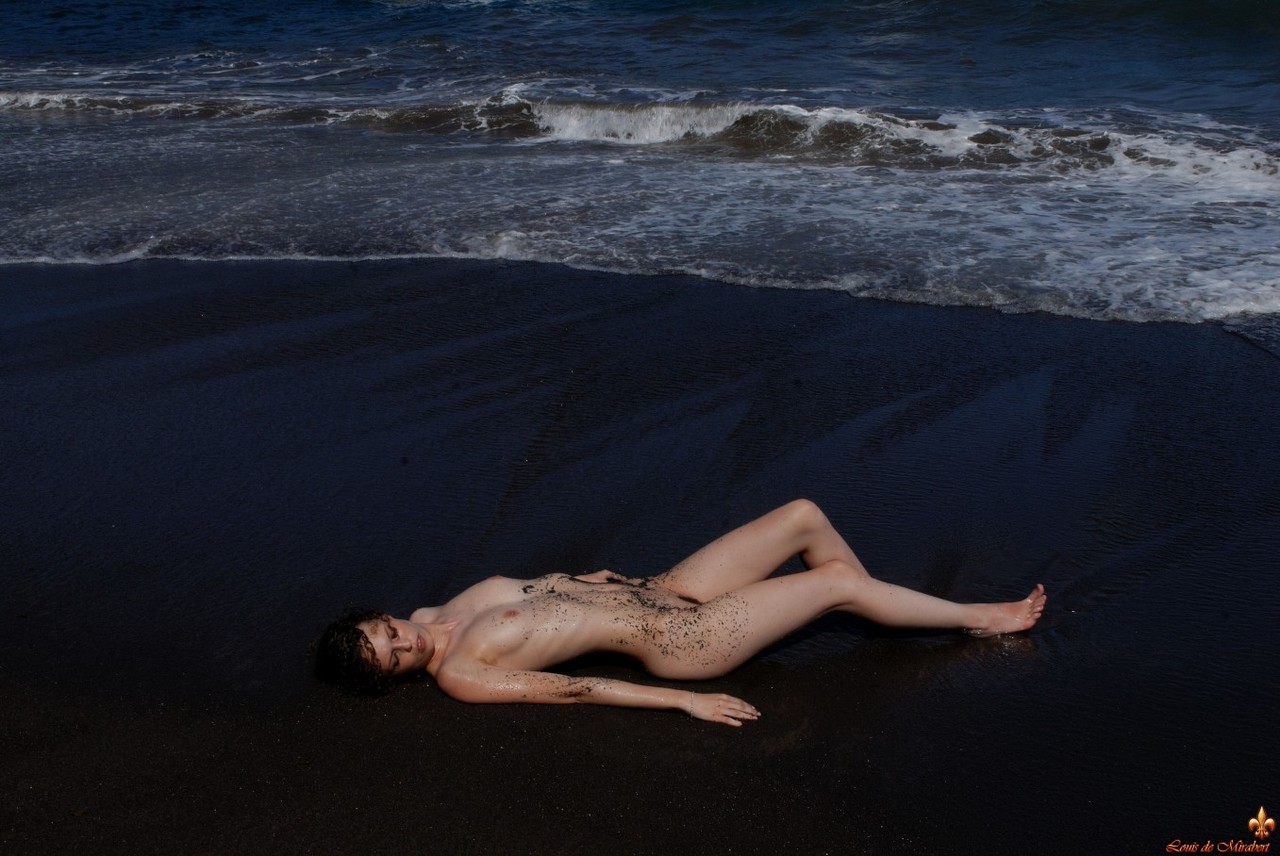 Louis De Mirabert Thin Liana on a Caribbean beach foto porno #427185942