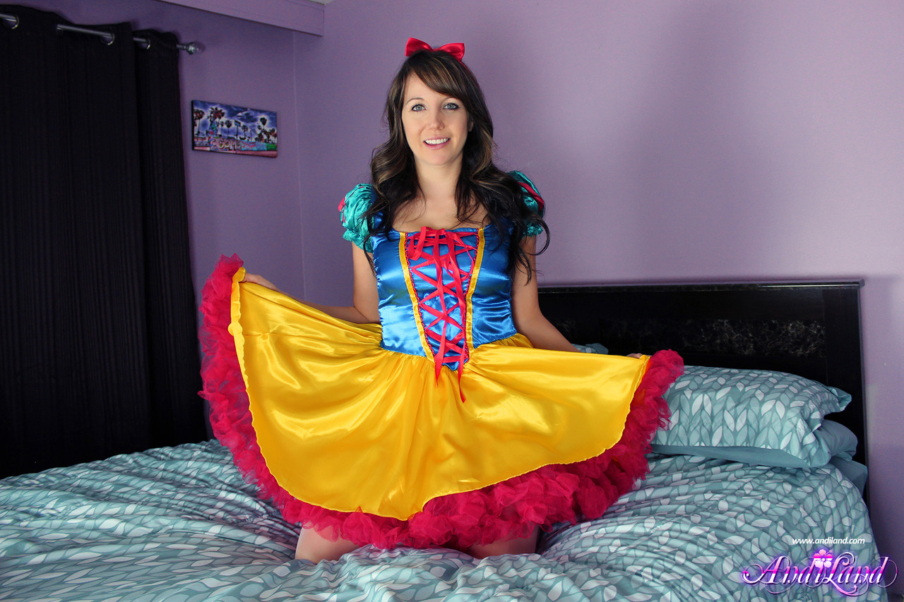 Brunette amateur Andi Land exposes herself while wearing a Snow White outfit порно фото #424550794