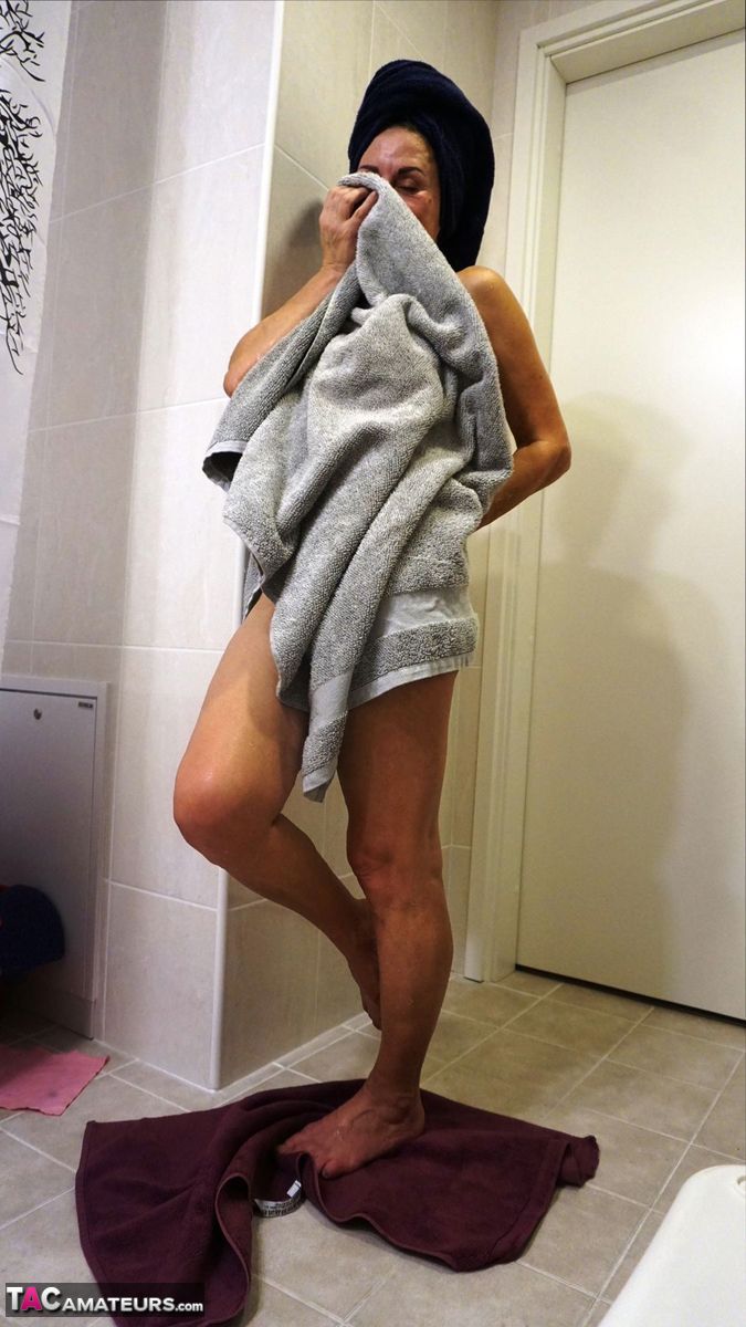 Older woman Diana Ananta displays her totally naked body while taking a shower zdjęcie porno #427523143 | TAC Amateurs Pics, Diana Ananta, Shower, mobilne porno