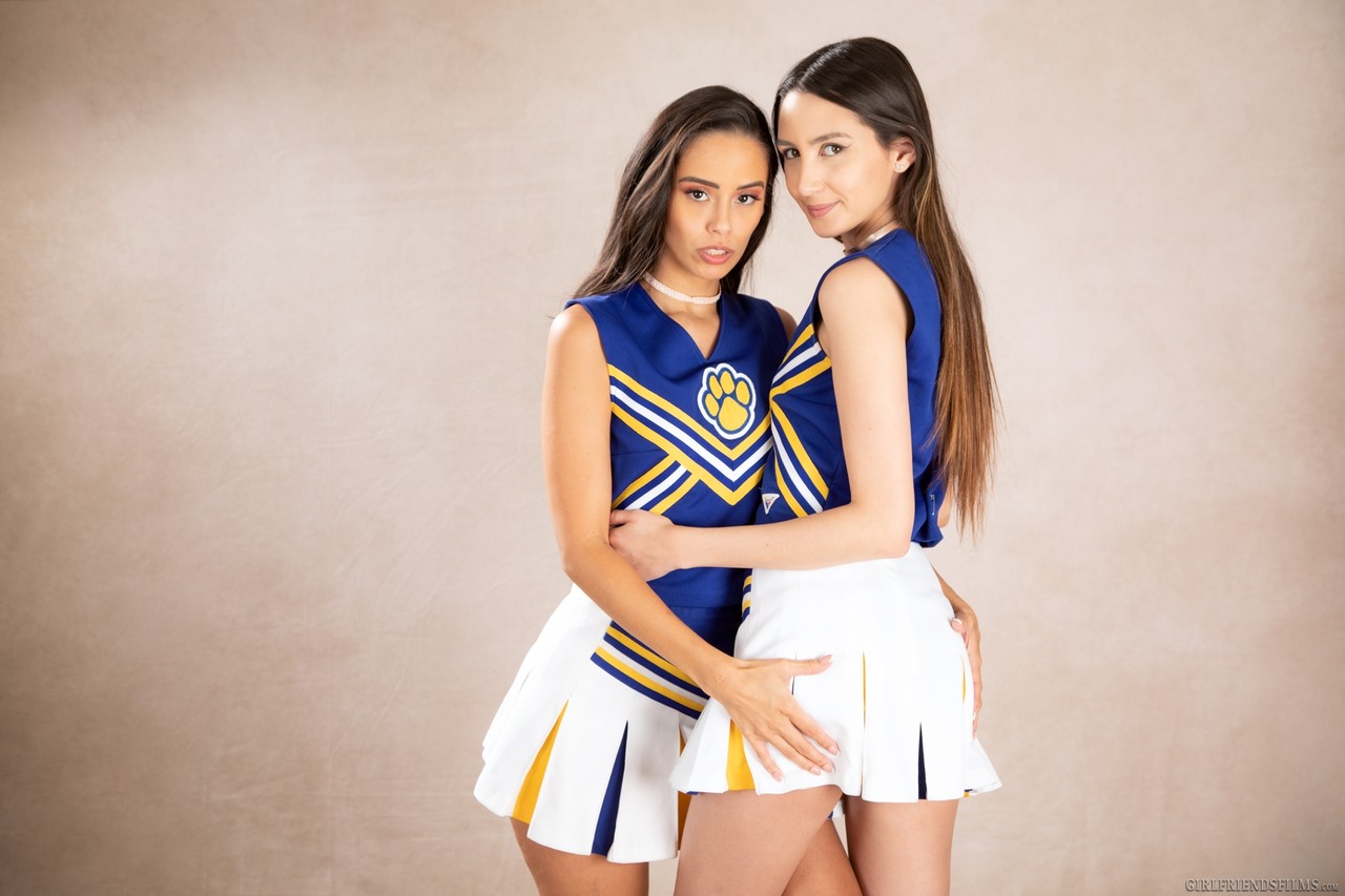 Teen cheerleaders Natalia Nix & Andreina Deluxe have lesbian sex on a bed Porno-Foto #422778689 | Girlfriends Films Pics, Natalia Nix, Andreina Deluxe, Cheerleader, Mobiler Porno
