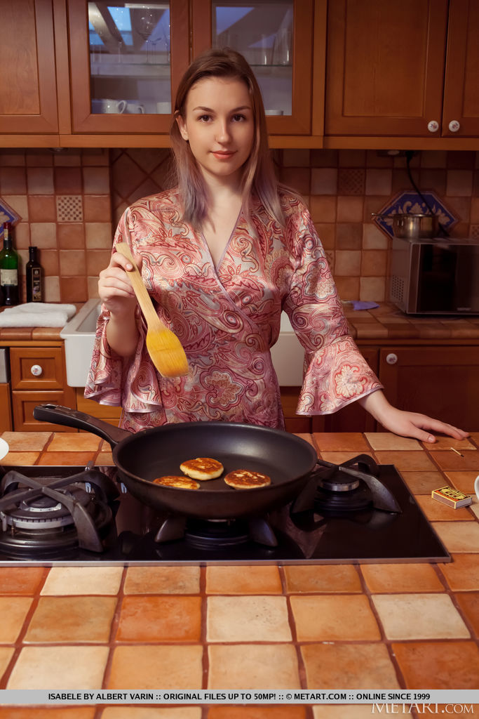 Nice teen Isabele poses for a totally nude shoot after making breakfast ポルノ写真 #426711107