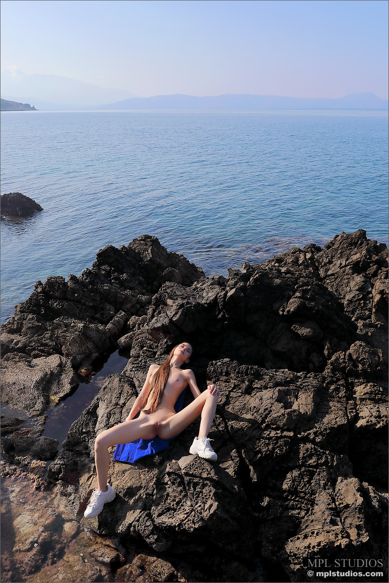 Long legged beauty gets naked in white runners on oceanside rocks 포르노 사진 #425660043 | MPL Studios Pics, Leona Mia, Beach, 모바일 포르노