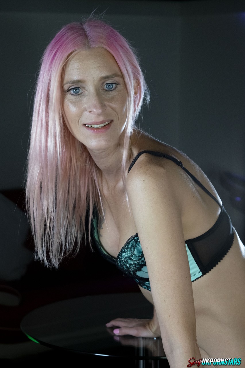 Caucasian female Roxy Lace models a bra and thong set while sporting dyed hair Porno-Foto #427792814 | Sexy UK Pornstars Pics, Roxy Lace, Lingerie, Mobiler Porno