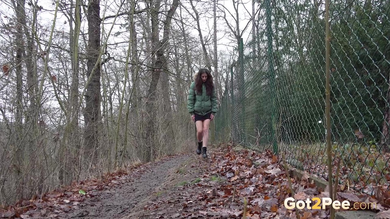 White girl Ali Bordeaux squats for a piss against a fence in a winter coat 포르노 사진 #427446432 | Got 2 Pee Pics, Ali Bordeaux, Pissing, 모바일 포르노