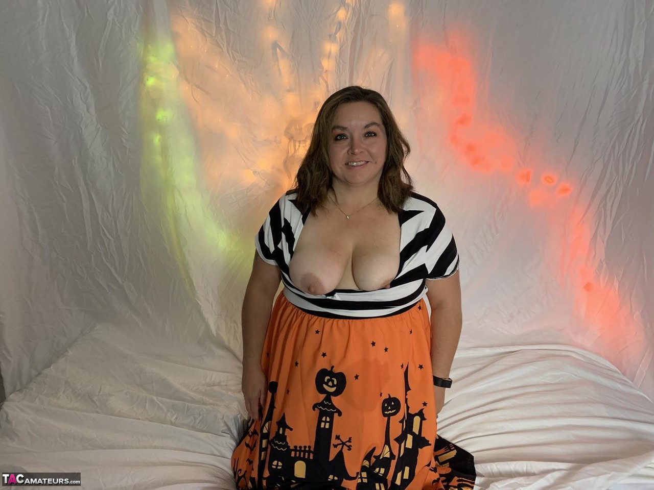 Thick mature woman Sexy NE BBW exposes her boobs during upskirt action Porno-Foto #428055676 | TAC Amateurs Pics, Sexy NE BBW, BBW, Mobiler Porno